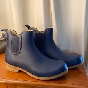 Chooka blue rubber booties lined size 7